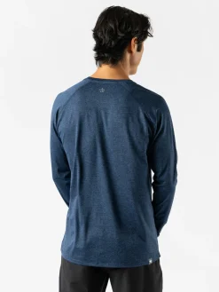 Outlet EZ Tee LS | Updated Fit Long Sleeves