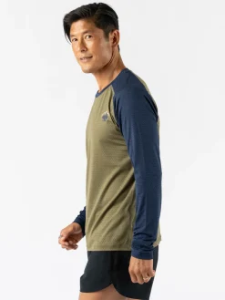 Online EZ Tee Perf LS Long Sleeves