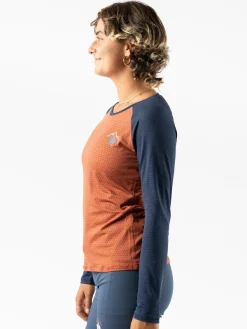 Best EZ Tee Perf LS Women Long Sleeves