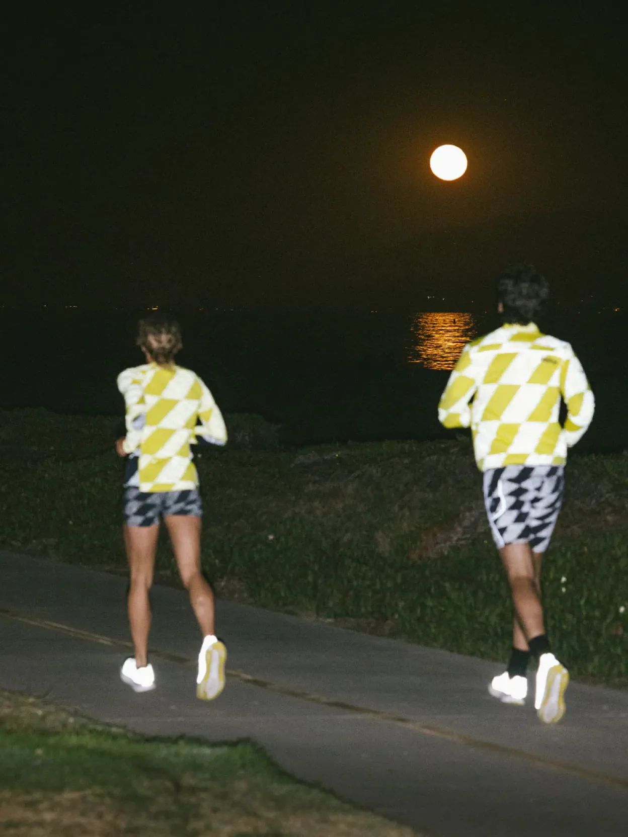 New Low Light Speed Leggy 4" Women Shorts